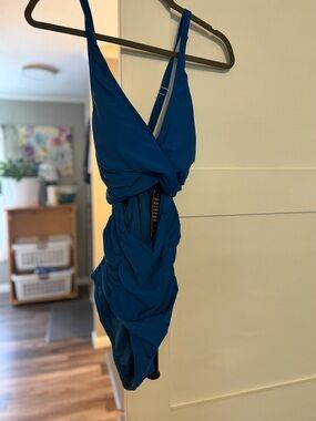 Blue Ruched One-Piece Swimsuit - Sleek V-Neck Swimwear